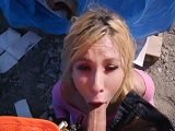 Una rubia comepollas con muchas ganas de follar duro..